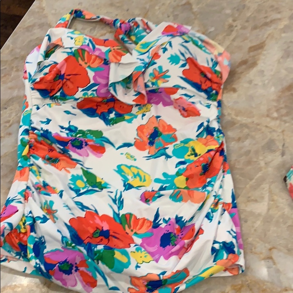NWT BLEU Rod Beattie swim top!